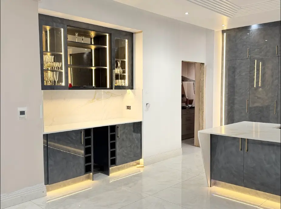 Modern kitchen with quartz worktop